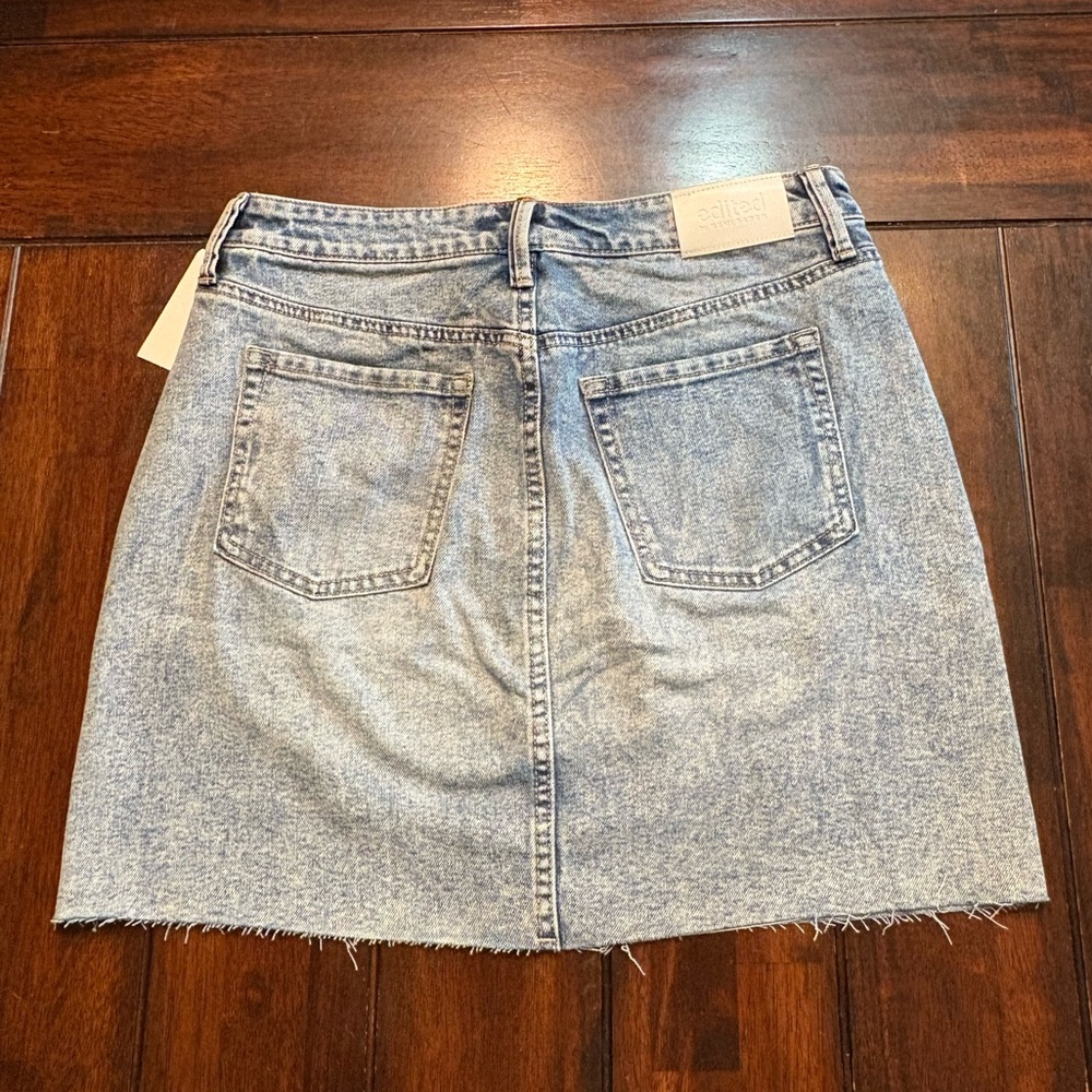 New Edited Blue Light Wash Denim Skirt size 8 - Picture 4 of 8